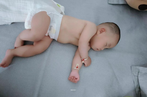 南安孕妇肚子一跳一跳